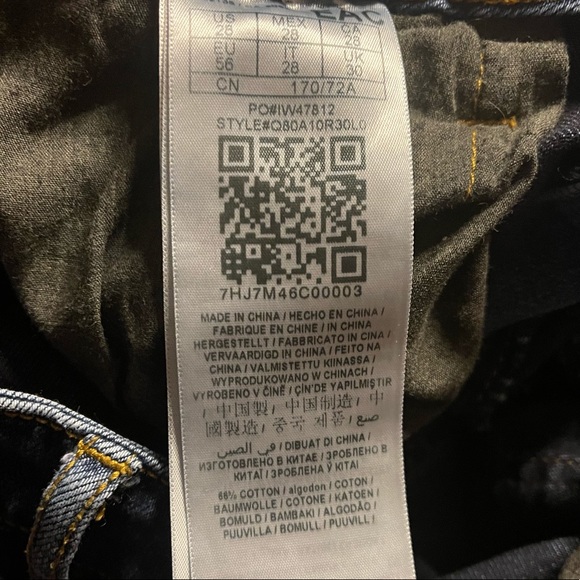 Mid Cropped GUESS Jeans - Picture 6 of 7